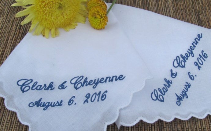 Wedding hankies | Crazy4Embroidery.com