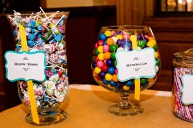Candy bars are a delicious treat that your wedding guests can pack up and take home! | Inexpensive Wedding Favor Ideas