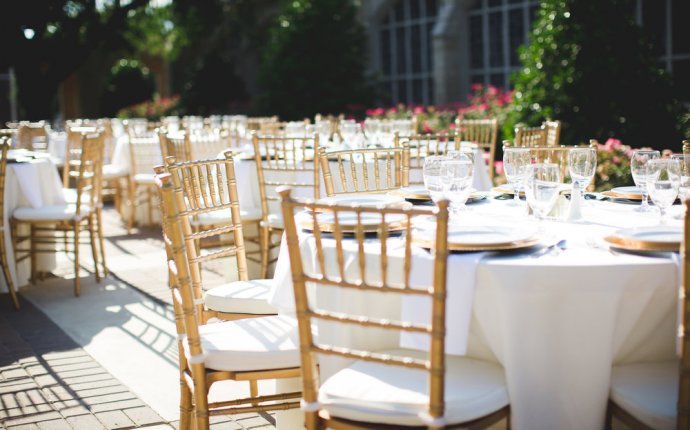 How to pick your wedding colors?